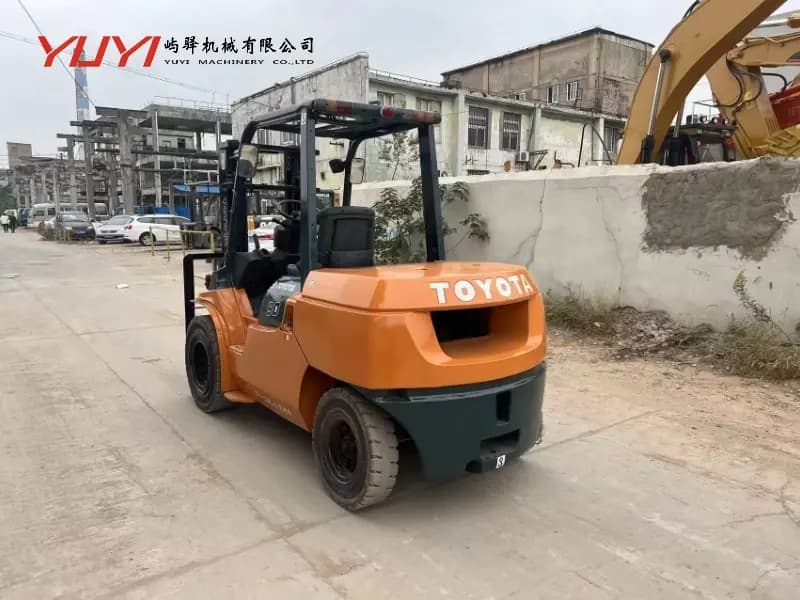Hot Selling Used Toyota 50 Diesel Forklift Popular Second-Hand Warehouse Forklift Original Hot Selling Toyota 5t Forklift