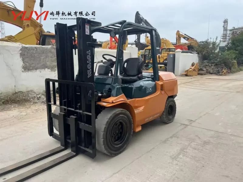 Hot Selling Used Toyota 50 Diesel Forklift Popular Second-Hand Warehouse Forklift Original Hot Selling Toyota 5t Forklift