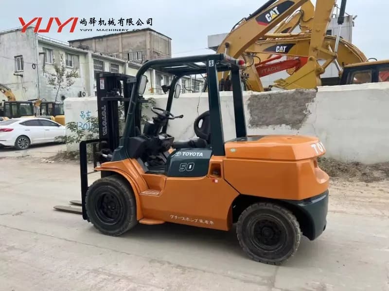 Hot Selling Used Toyota 50 Diesel Forklift Popular Second-Hand Warehouse Forklift Original Hot Selling Toyota 5t Forklift