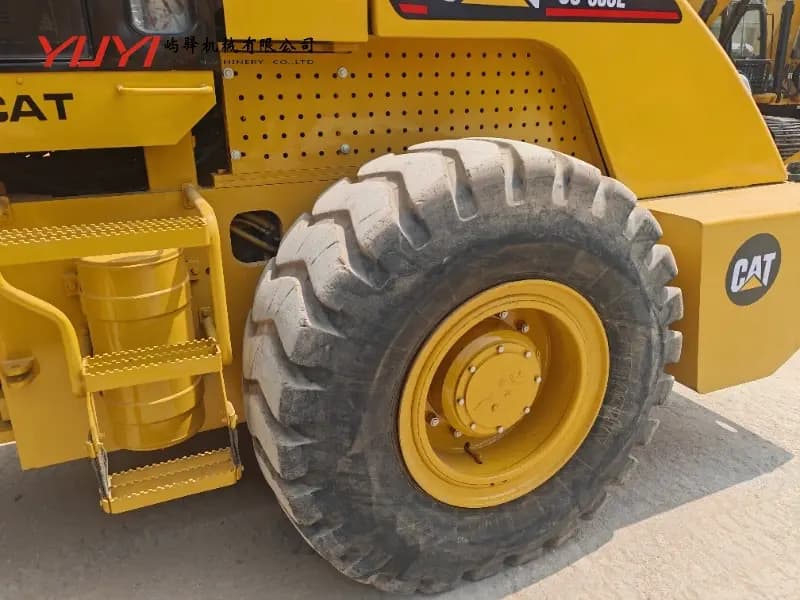 Original Cat CS-683e Vibratory Road Roller for Sale New Cat CS-683e with Full Specifications and Low Price Used Cat CS-683e in Good Condition