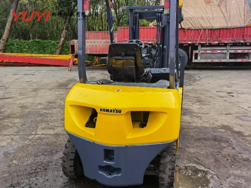 Used Forklift KOMATSU 30 2.5 Ton Large Good Condition Forklift