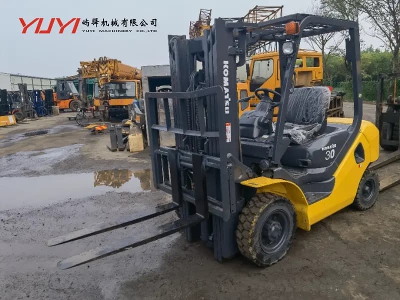 Used Forklift KOMATSU 30 2.5 Ton Large Good Condition Forklift