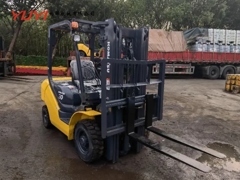 Used Forklift KOMATSU 30 2.5 Ton Large Good Condition Forklift