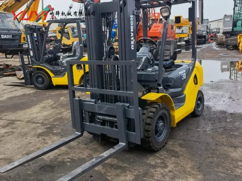 Used Forklift KOMATSU 30 2.5 Ton Large Good Condition Forklift